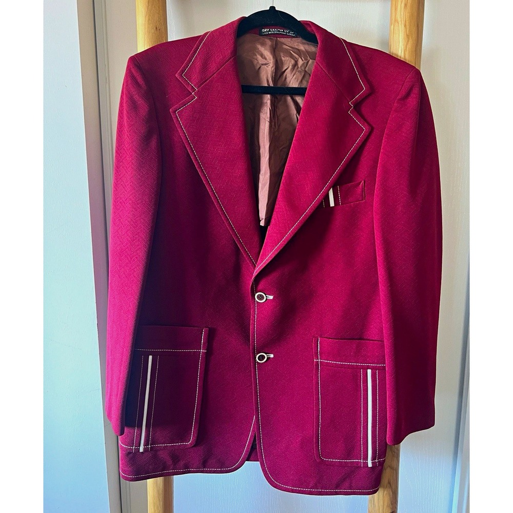 Vintage 1970's Men's Burgundy Leisure Blazer, Contrast stitching, 2 notches, 38